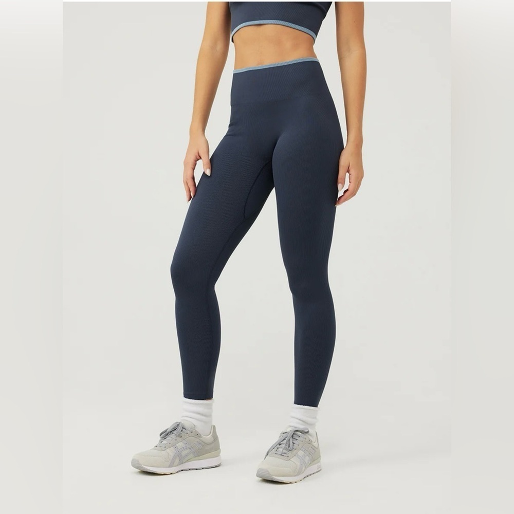OUTDOOR VOICES BLUE NAVY LEGGINGS SIZE M